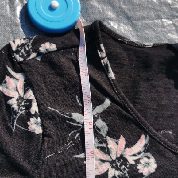 NICOLE MILLER SMALL New  floral t shirt tee shirt  short sleeves NWT Scoop Neck - Picture 12 of 15